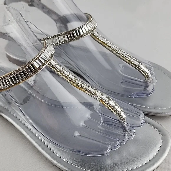 GUESS Women's Flat Silver Bejeweled Rhinestones Thong Sandals Size 8M - Picture 9 of 15